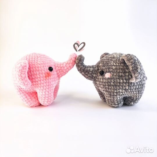 Вязаный плюшевый слоник Игрушка на день влюбленных