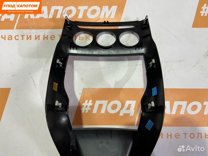 Декоративная накладка центральной консоли Peugeot