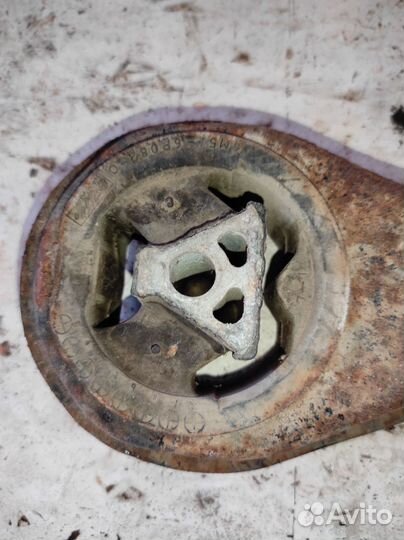 Подушка двигателя / кпп задняя mazda 3 bk bl