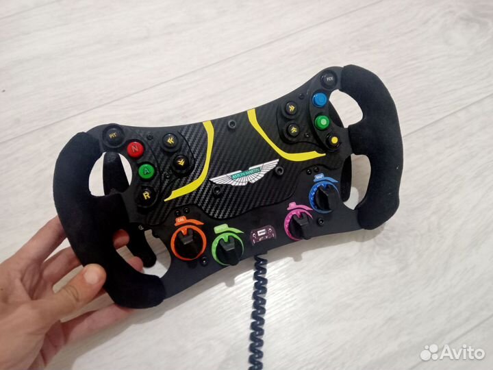 Руль штурвал logitech Thrustmaster Moza