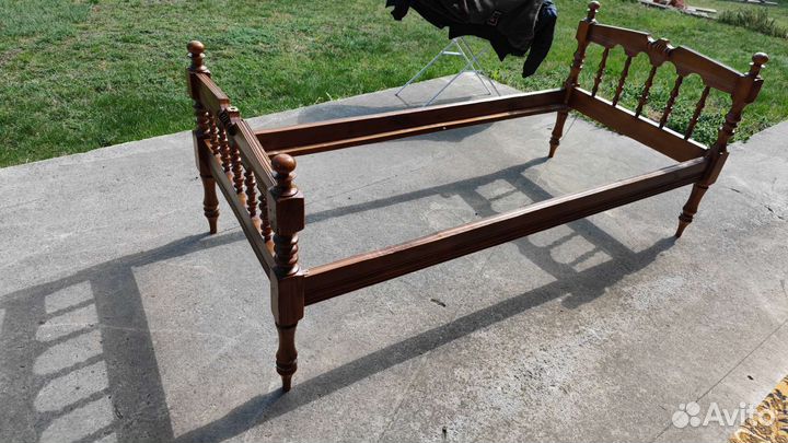 Кровать б/у