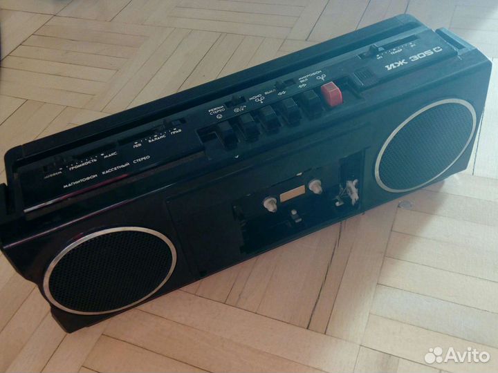 Кассетный магнитофон