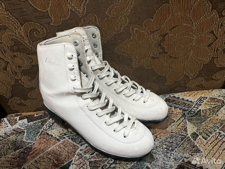 Коньки фигурные женские 38р