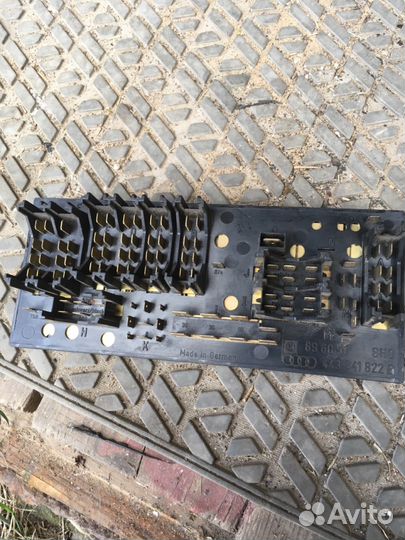 Монтажный блок Ауди 80