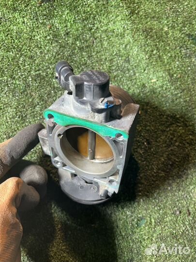 Дроссельная заслонка Volvo S40 1.6