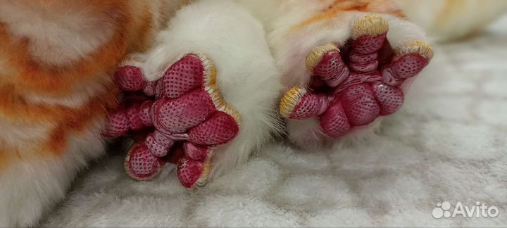 Игрушка ручной работы с мехом и полимерной глиной