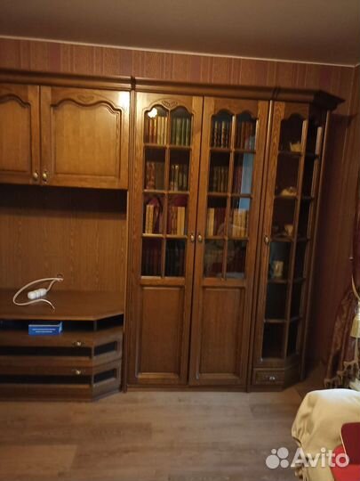 Стенка в гостиную новая из массива дерева(дуб)