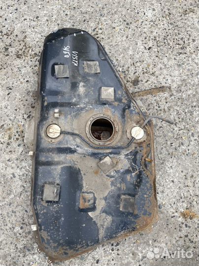 Топовгый бак Toyota Vista SV50