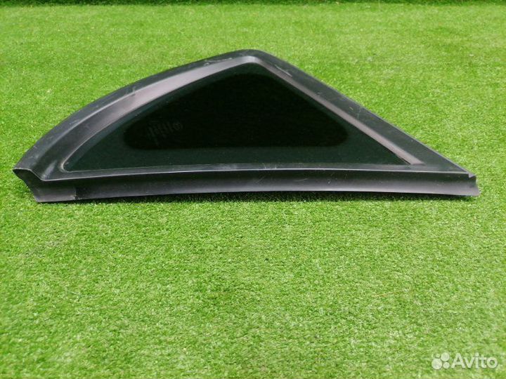 Стекло двери (форточка) заднее правое Kia Ceed