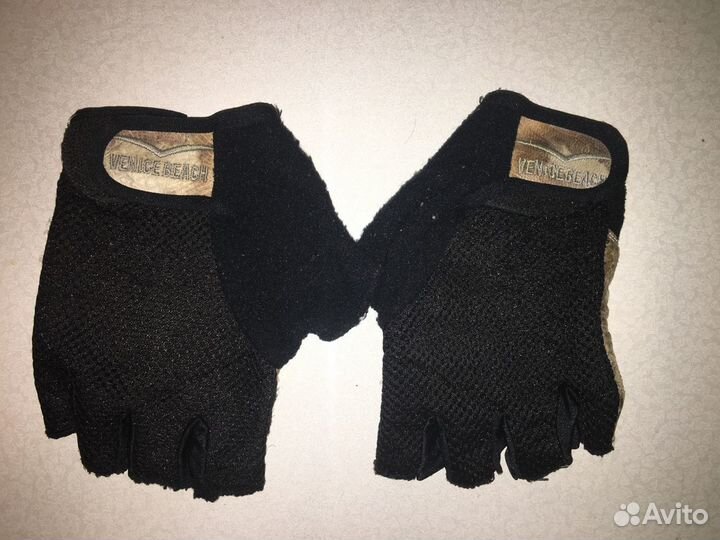 Перчатки спортивные