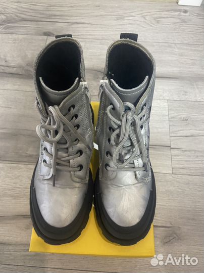 Ботинки для девочки демисезонные 32р