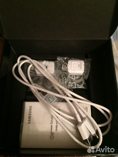 Беспроводные наушники samsung Gear IconX