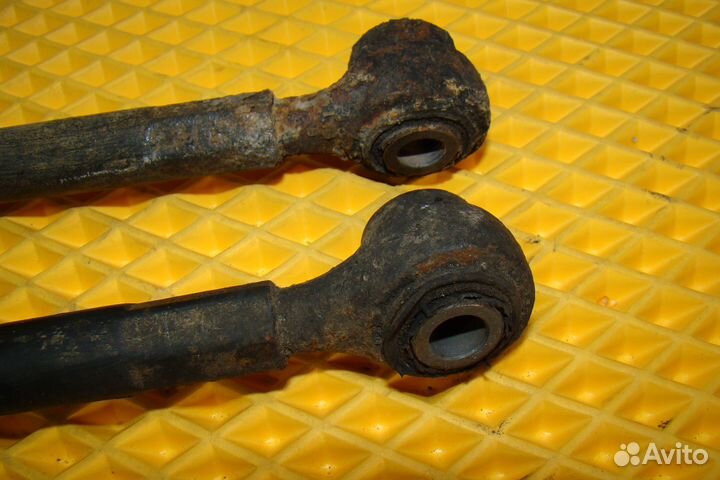 Задний развальный рычаг Opel Omega B