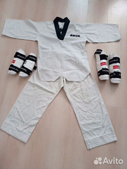 Костюм для занятий боевыми искусствами