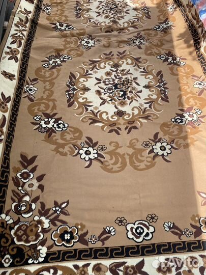 Ковер, палас, напольное покрытие