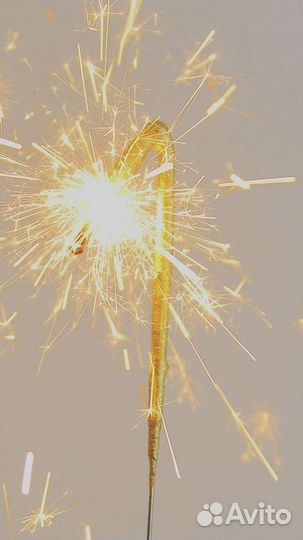 Бенгальские свечи, цифры, сердце