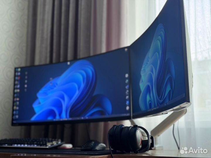 Кронштейн для двух мониторов настольный