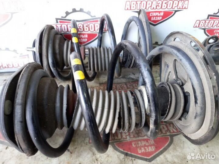 Стойка передняя Toyota Vanguard ACA38 2azfe 2012