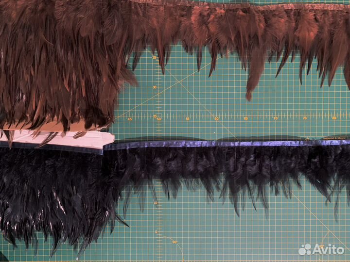 Тесьма бахрома с перьями страус марабу