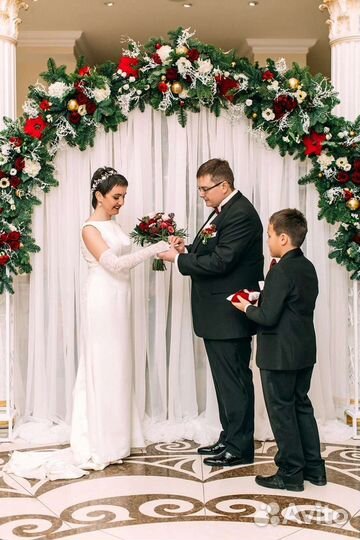 Аренда стульев,чехлов,арок для регистрации