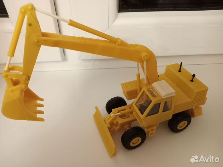 Масштабная модель Экскаватор Атек