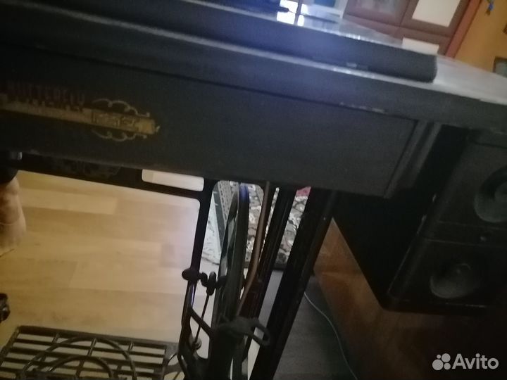 Швейная машинка 