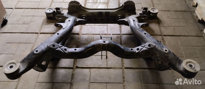 Подрамник задний VW Touareg NF 7P0500041