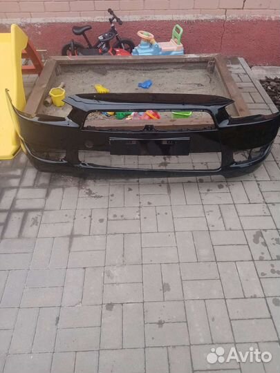 Бампер на mitsubishi lancer 10