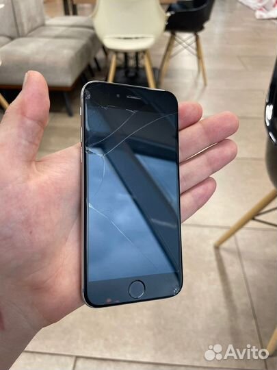 Телефон iPhone 6