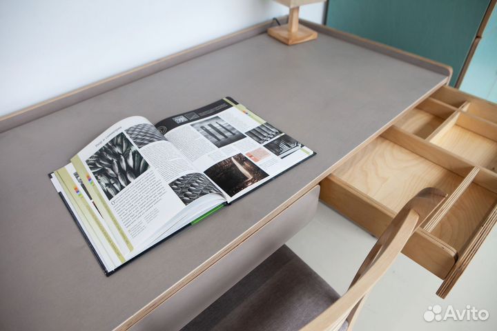 Письменный стол серый