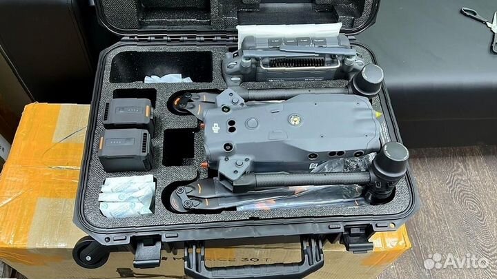 Квадрокоптер DJI Mavic 3 Pro в наличии