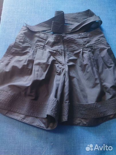 Шорты женские бежевые Mango и чёрные Calliope