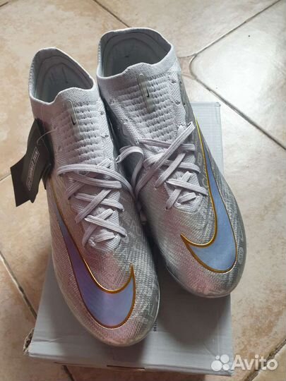 Футбольные бутсы