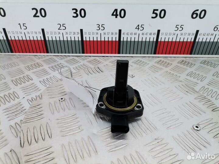 Датчик уровня масла Volkswagen Bora