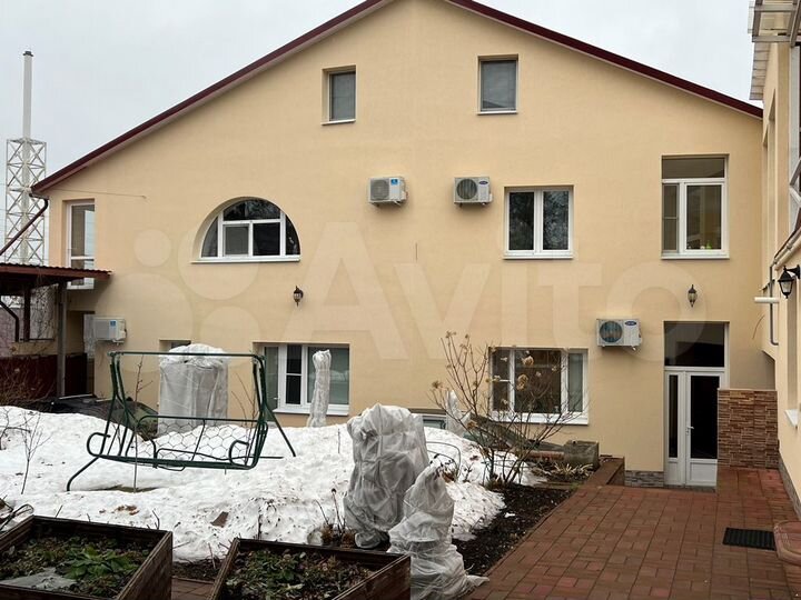 Дом 487,7 м² на участке 6,2 сот.