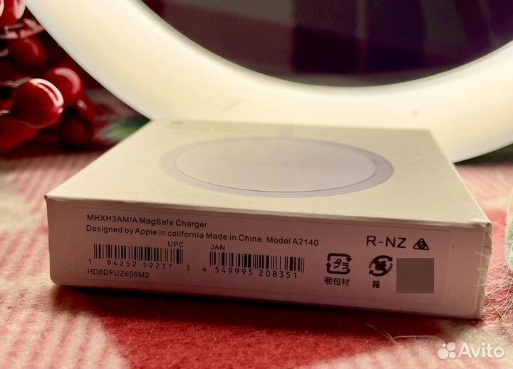 Беспроводная зарядка Apple Magsafe Charger