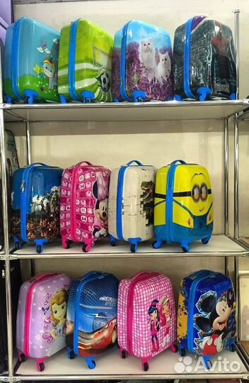 Детский чемодан на колесиках (новый)