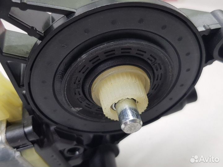 Моторчик стеклоподъемника задний правый (Audi A3)