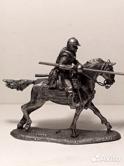 Продаю оловянные фигуры