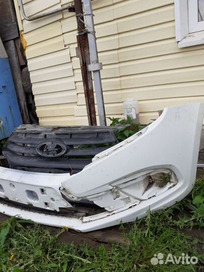 Бампер и решотка радиатора