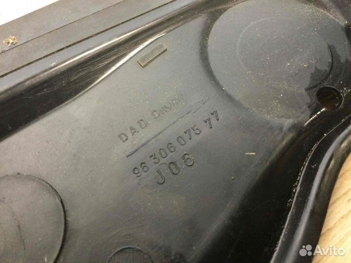 Дождевик Peugeot 206 9630607377; 9630607577 Rfn