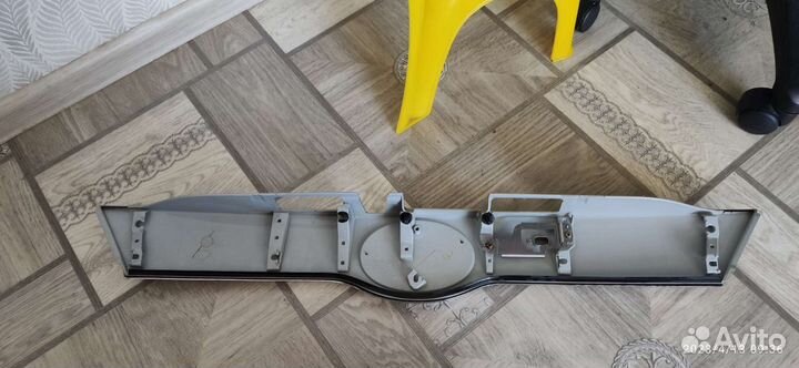 Накладка на заднюю дверь highlander 3