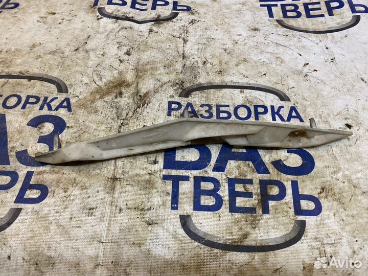 Кронштейн левый бампера Фокус 1