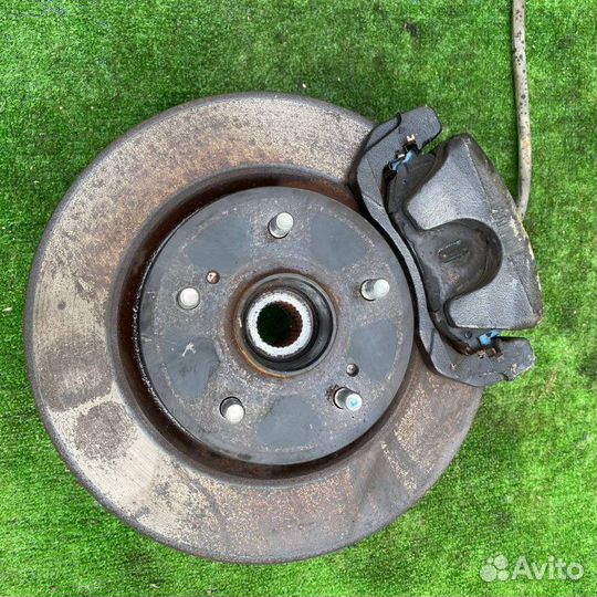 Ступица передняя правая Suzuki Escudo/ Grand