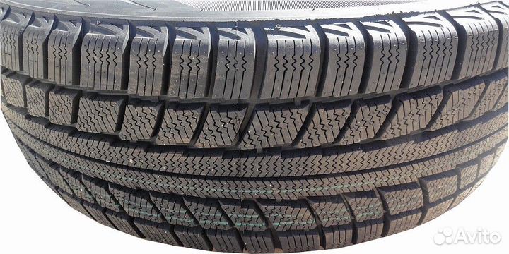 Triangle TR777 215/65 R16 101H