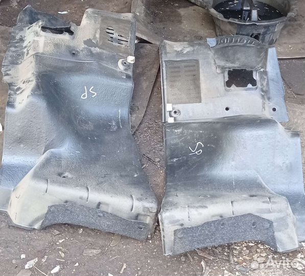 Обшивка багажника правая левая на Kia Spectra