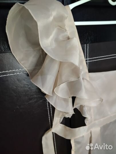 Бежевый школьный фартук