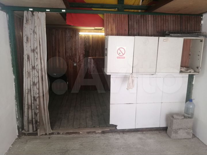 Гараж, > 30 м²