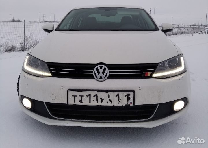 Фары bi-led с дхо полосой Фольксваген Джетта 6