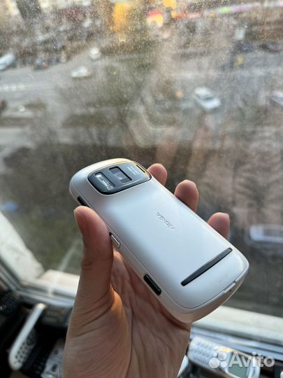 Nokia 808 PureView, 16 ГБ